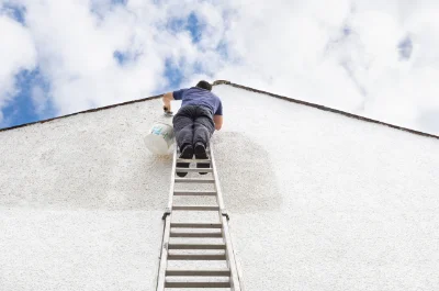 Peinture extérieure à Montrollet — façades et ravalement