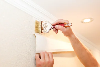Pose de papier peint à Montrollet — revêtements muraux et toiles de verre